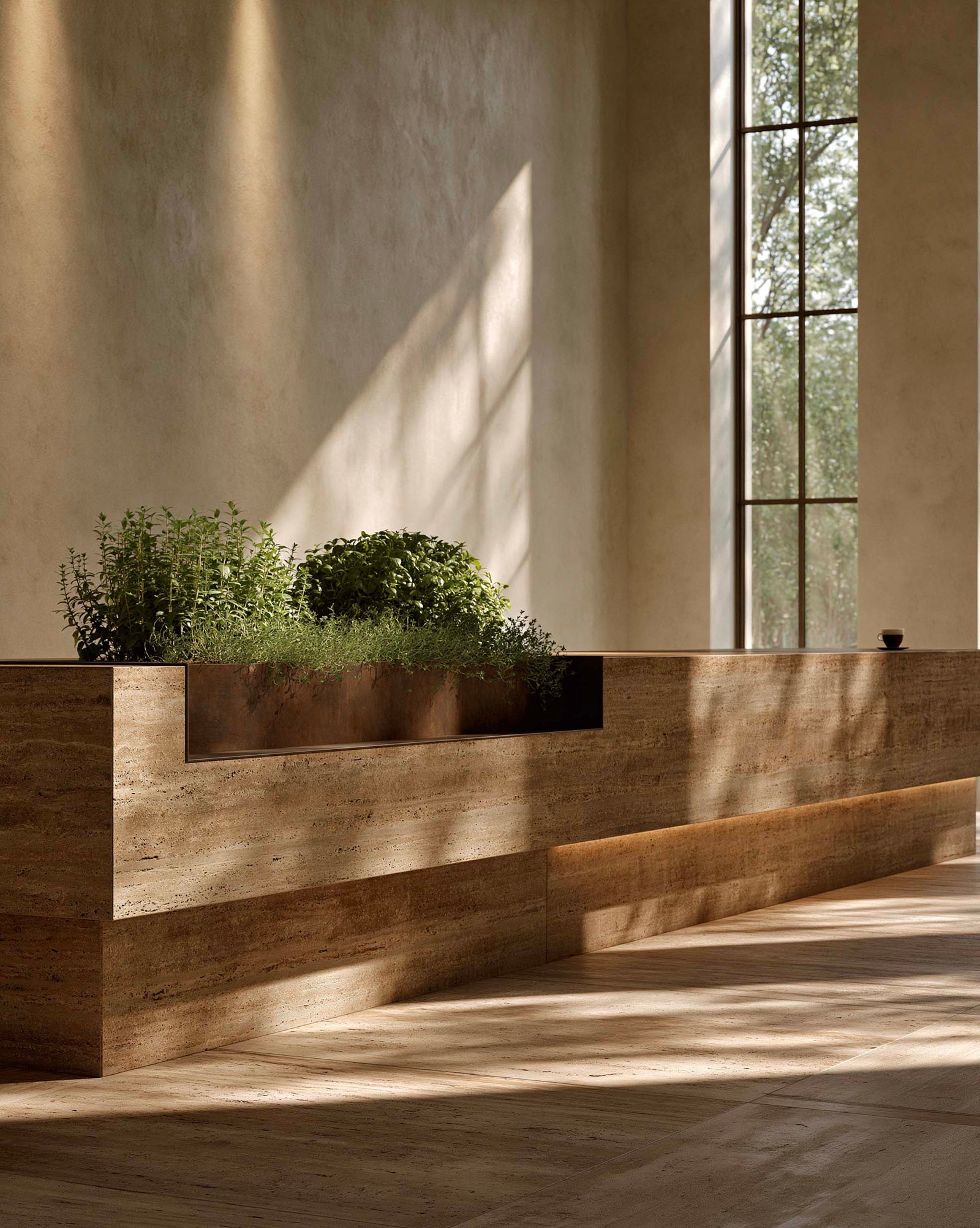 Studio d’atelier — bancone monolitico in travertino levigato che nasce dalla parete, cavità aromatica scavata nella massa e rivestita in acciaio brunito a patina bruna, Salvia officinalis eretta, Origanum a cupola compatta e Thymus serpyllum a tappeto basso che sborda sul bordo, piante ad altezza di raccolta, linea di luce 2700K radente sotto lo zoccolo di pietra, luce diagonale da finestra alta su stucco crema, una tazzina di espresso posata, atelier di presentazione milanese — Paracelsus Gardens™